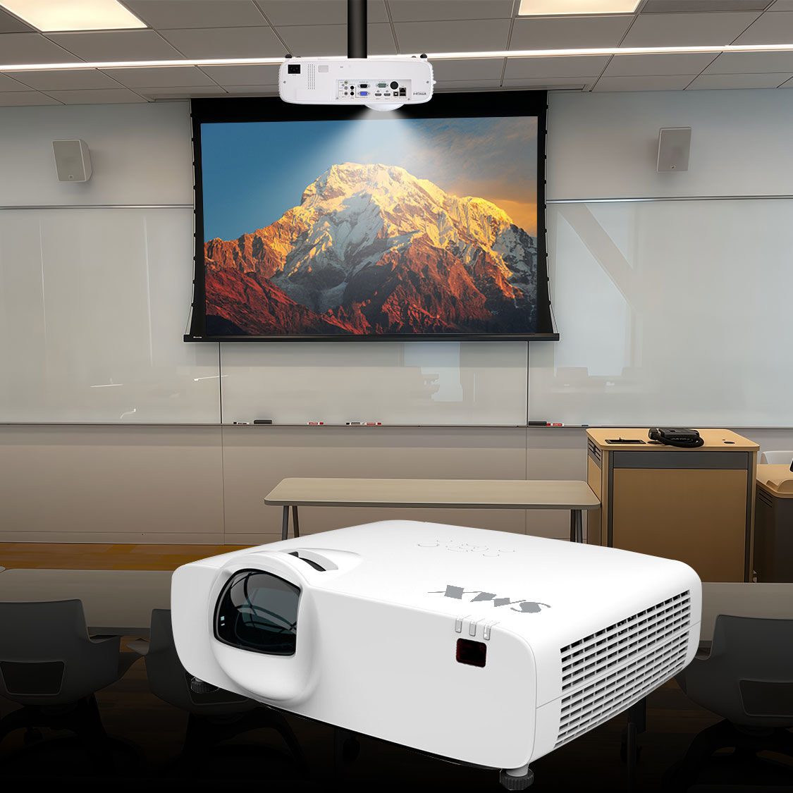 4800 lumens short throw meeting room projector.jpg