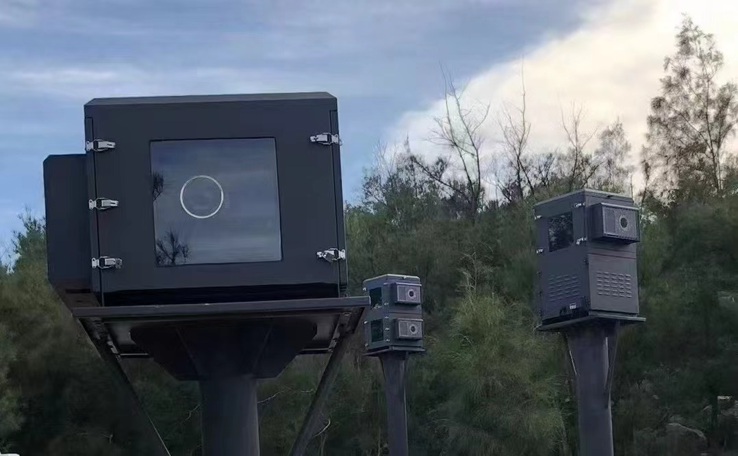waterproof pro jector enclosure for 3d mapping.jpg