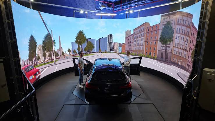 Simulation and training projection solution